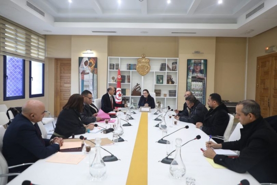 وزيرة الشؤون الثقافية تجتمع بالهيئة المديرة للمعرض الوطني للكتاب التونسي