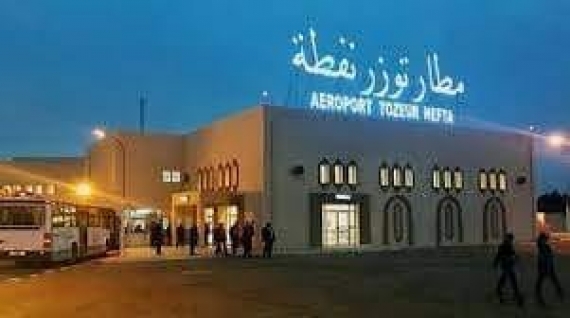 توزر : وصول المتسابقين في الرالي الجوي الدولي إلى مطار توزر نفطة الدولي