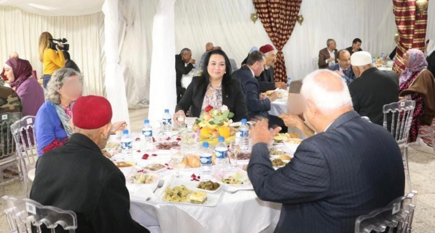 وزيرة الأسرة تشارك المسنين وجبة الافطار بقرمبالية