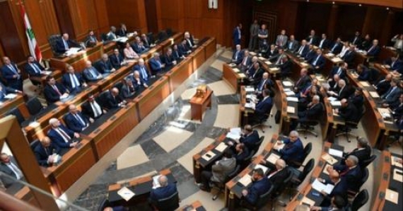 البرلمان اللبناني يفشل في اختيار رئيس جديد للبلاد