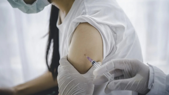 Cancer du col de l'utérus : une dose de vaccin suffit aux jeunes filles, dit l'OMS