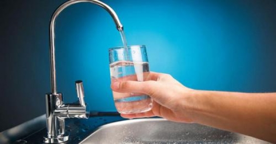 وزير الفلاحة: مياه الشرب لا تحمل أيّ تلوّث