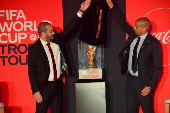 تونس تستضيف رمز كأس العالم لكرة القدم  واللاّعب الأسطورة دافيد تريزيغيه